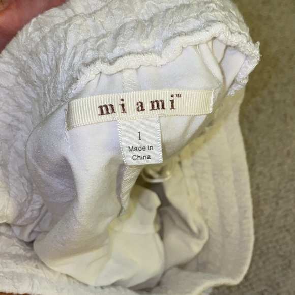 White floral shorts - Picture 3 of 3